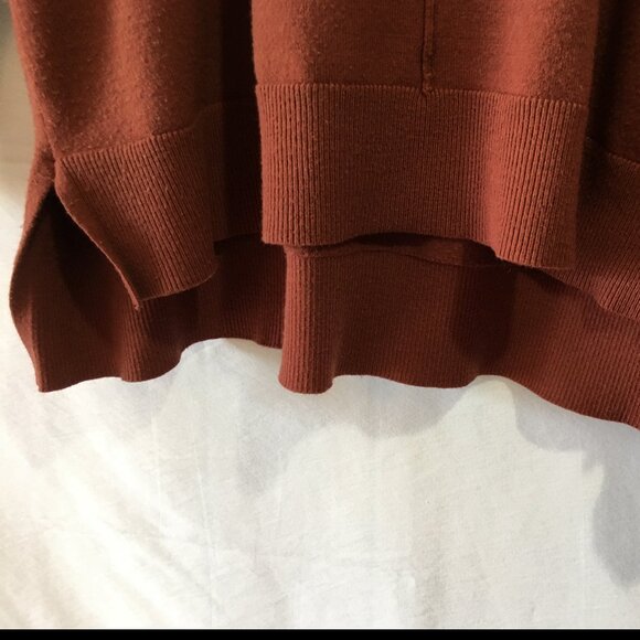 V-Neck Pullover Sweater - Picture 2 of 3